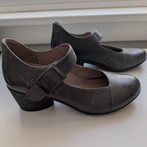 Dansko Roxanne Mary Jane Pumps Gray Leather Shoes Women’s size 39